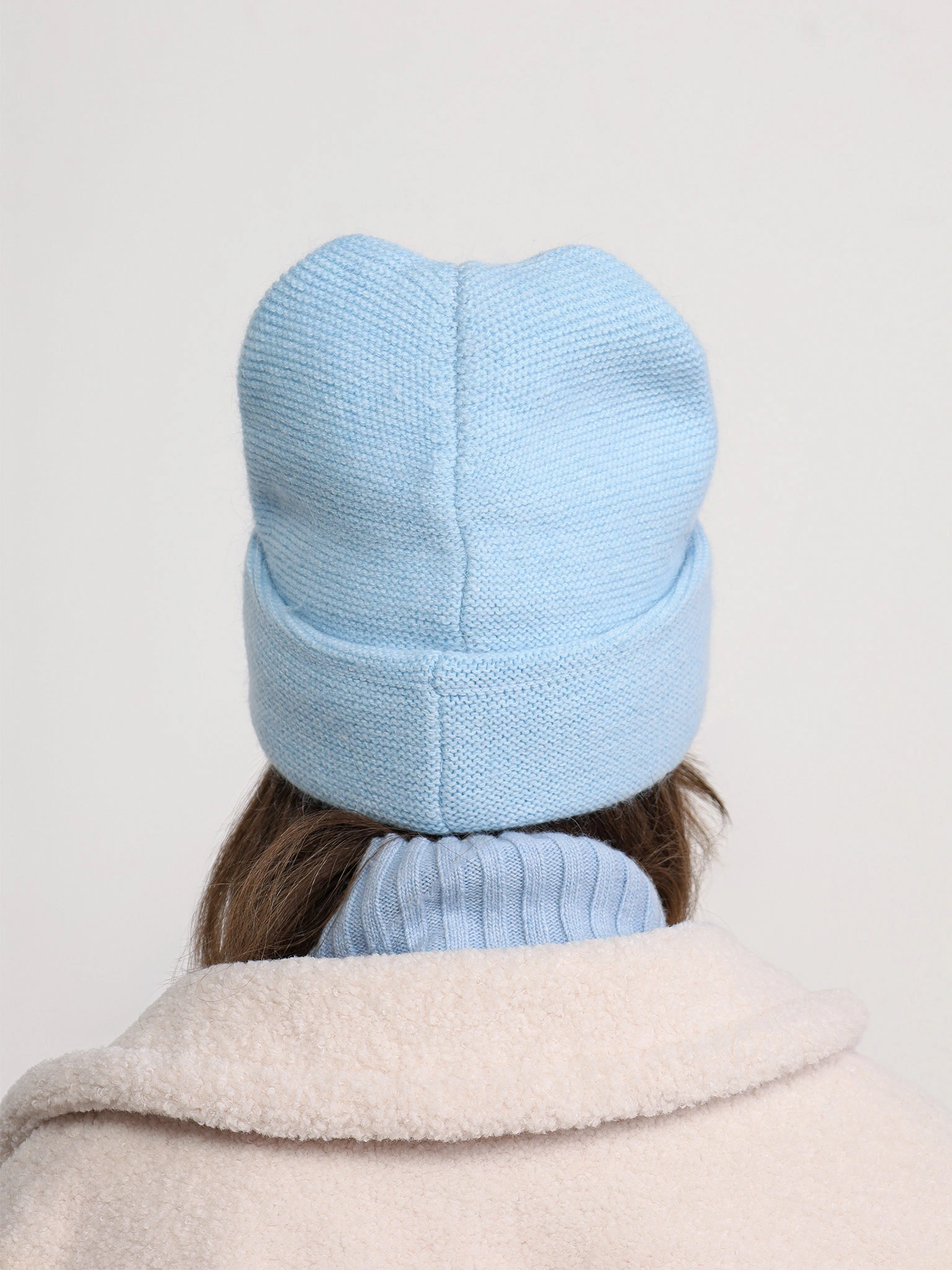 Шапка-бини из ангоры и нейлона с отворотом в ассортименте